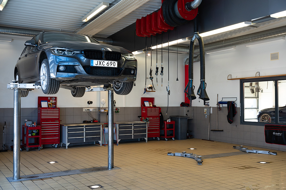 Interiör av vår bilverkstad